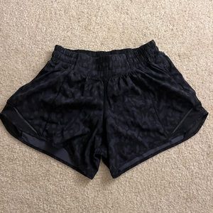 Lululemon Hotty Hot, black leopard print
